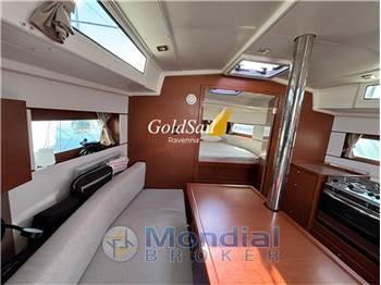 Beneteau Oceanis 38.1
