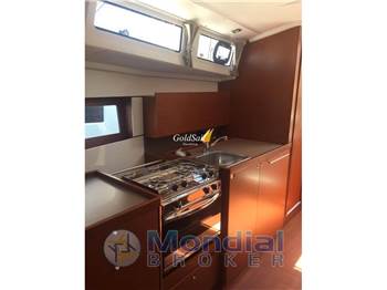 Beneteau Oceanis 38.1