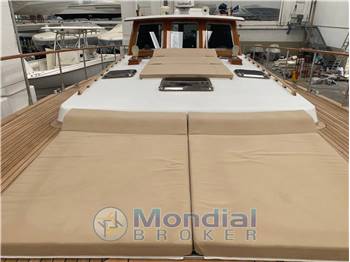 De Cesari Classic Boat 16