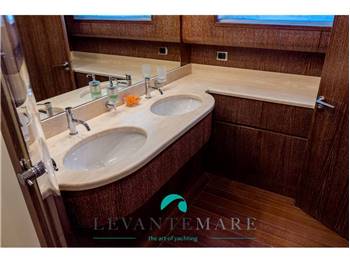 Cantieri di Pisa Akhir 85