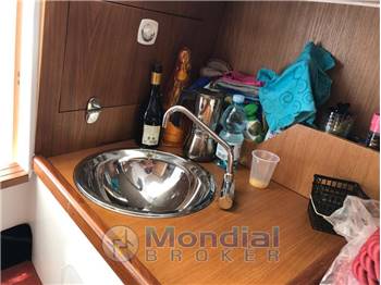 Marinello 26 cabin