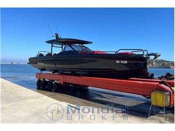 Axopar Brabus 900 st