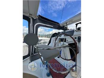 Lagoon 380 s2