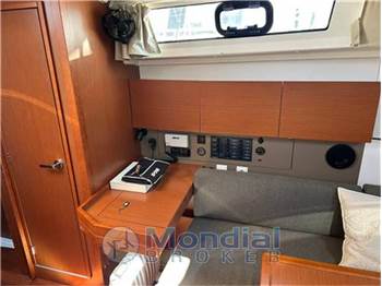 Beneteau Oceanis 38