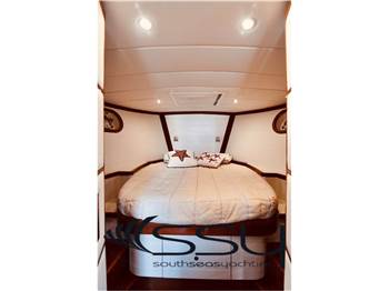 CAMPER & NICHOLSONS ENDEAVOUR 42