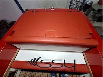 MAGNUM MARINE 27 STARFIRE