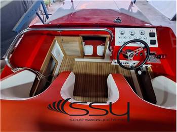 MAGNUM MARINE 27 STARFIRE