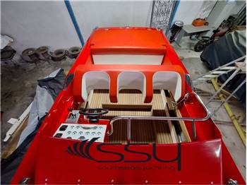 MAGNUM MARINE 27 STARFIRE
