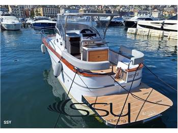 CANTIERI TIRRENIA gozzo VIVEUR 28 CABIN