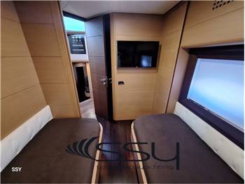 PERSHING 72