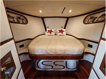 CAMPER & NICHOLSON ENDEAVOUR 42