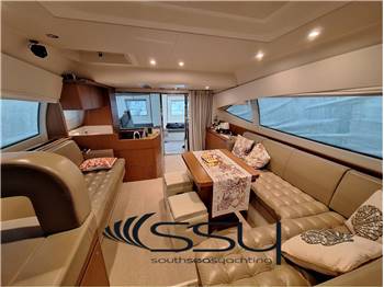 FERRETTI 530