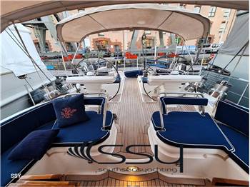 OYSTER YACHTS 82