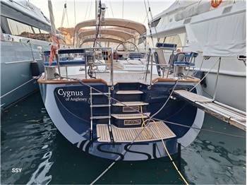 OYSTER YACHTS 82