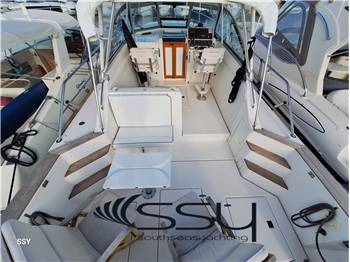 SABRELINE 36 Express Cruiser