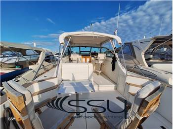 SABRELINE 36 Express Cruiser