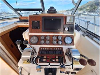SABRELINE 36 Express Cruiser