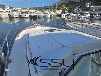 SABRELINE 36 Express Cruiser