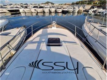 SABRELINE 36 Express Cruiser