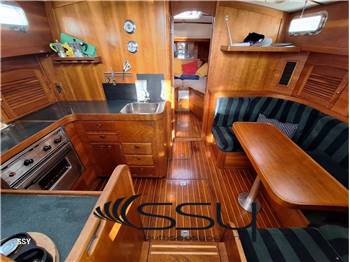 SABRELINE 36 Express Cruiser