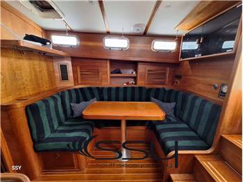 SABRELINE 36 Express Cruiser