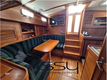 SABRELINE 36 Express Cruiser