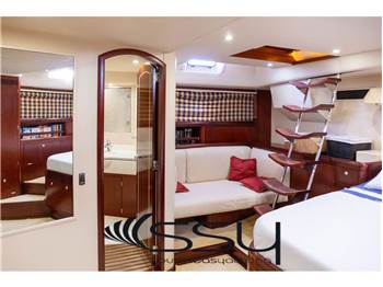 OYSTER YACHTS 82