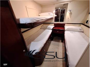 OYSTER YACHTS 82
