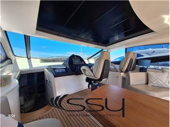 PERSHING 62 HT