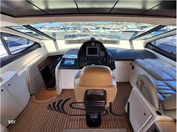PERSHING 62 HT