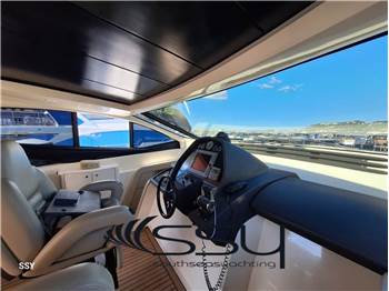 PERSHING 62 HT