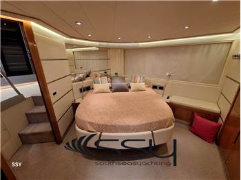 PERSHING 62 HT