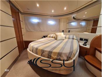PERSHING 62 HT