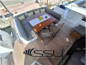 AZIMUT MAGELLANO 66