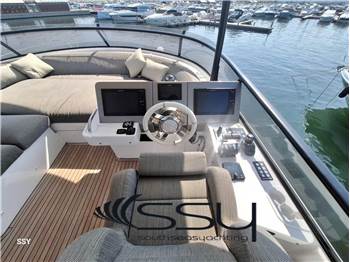 AZIMUT MAGELLANO 66