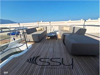 AZIMUT MAGELLANO 66