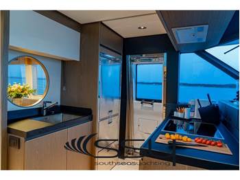 AZIMUT MAGELLANO 66