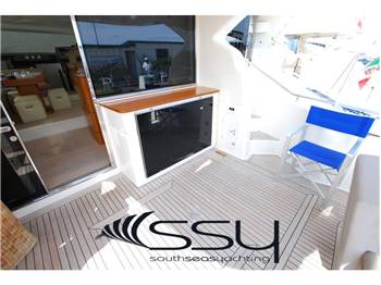 FERRETTI 530