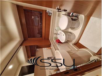 FERRETTI 530