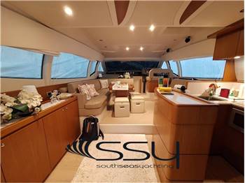 FERRETTI 530