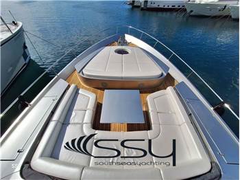 PERSHING 82 VHP