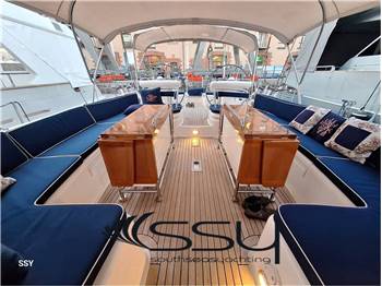 OYSTER YACHTS 82