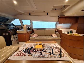 FERRETTI 530