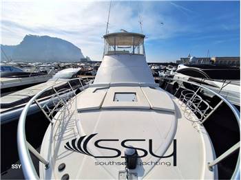 CABO YACHT 43 Flybridge