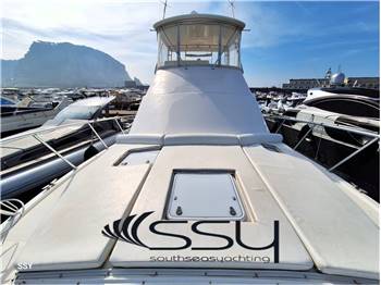CABO YACHT 43 Flybridge