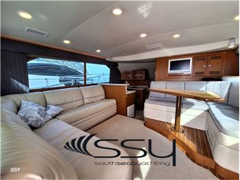 CABO YACHT 43 Flybridge