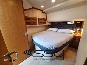 CABO YACHT 43 Flybridge