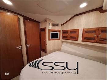 CABO YACHT 43 Flybridge
