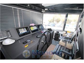 Arcadia Yachts Sherpa 80XL