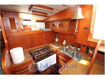 Hallberg Rassy 42